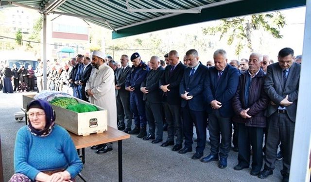 ŞEHİT OLGUN GÜLAY’IN ANNESİ GEYİKLİDE TOPRAĞA VERİLDİ