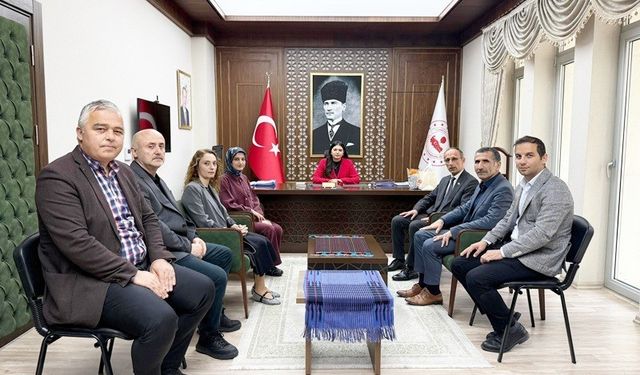 ŞALPAZARI’NDA 2025 YILI 24 KASIM ÖĞRETMENLER GÜNÜ PROGRAMI COŞKU İLE KUTLANDI