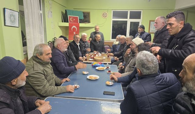 VAKFIKEBİR’DE UMRE HEYECANI: 16 KİŞİLİK KAFİLE DUALARLA UĞURLANIYOR