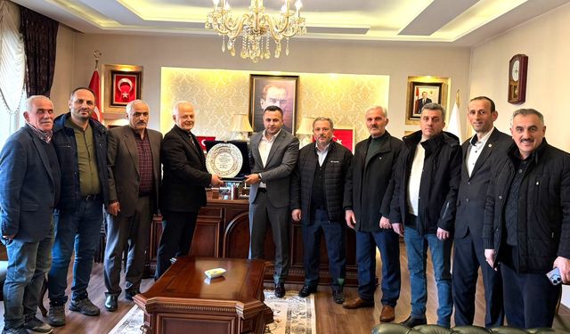 KAYMAKAM UZAN’A ANLAMLI PLAKET