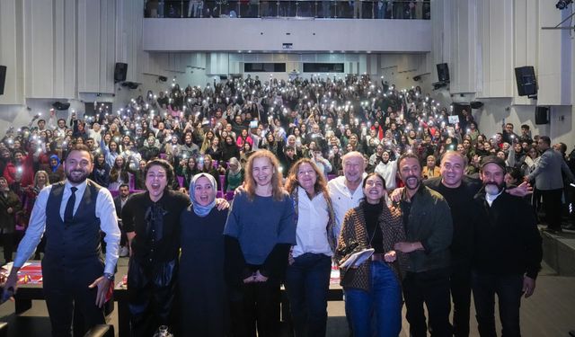 FESTİVAL, ÜNLÜ İSİMLERİ HAYRANLARIYLA BULUŞTURDU