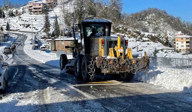 BÜYÜKŞEHİR, 153 MAHALLE YOLUNU ULAŞIMA AÇTI