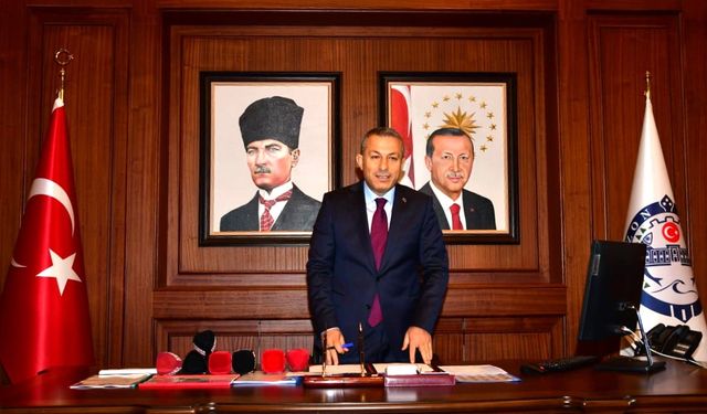 TRABZON VALİSİ TAHİR ŞAHİN GÖREVE BAŞLADI