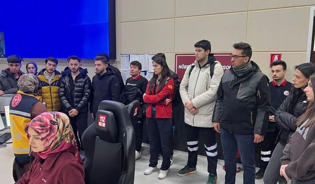 ŞALPAZARI MYO ÖĞRENCİLERİNDEN 112 ÇAĞRI MERKEZİ ZİYARETİ