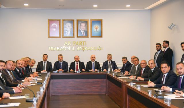 AK PARTİ TRABZON TEŞKİLATI’NDA İSTİŞARE VE DEĞERLENDİRME ZİRVESİ