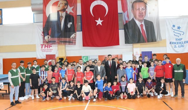 MASA TENİSİ TURNUVASI NEFESLERİ KESTİ