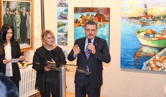 BAŞKAN GENÇ: SANAT SİYASETİN ÜZERİNDEDİR