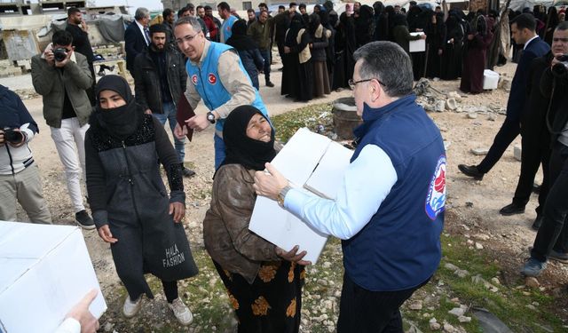 BAŞKAN GENÇ’TEN SURİYE’DE ÇADIR KENTE ZİYARET