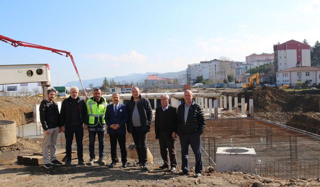 BAŞKAN KOÇAL; PAZARYERİ, OTOPARK VE ÇEVRE DÜZENLEMESİ PROJESİNİN YAPIM ÇALIŞMALARINI YERİNDE İNCELEDİ