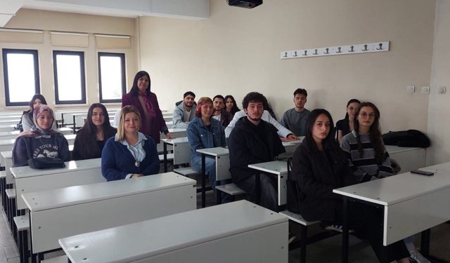 BEŞİKDÜZÜ MYO’DA GELECEĞİN YÖNETİCİLERİNE BAŞARI BELGESİ