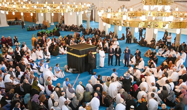 BAŞKAN GENÇ: “HAC, MANEVİ ARINMANIN EN BÜYÜK VESİLESİDİR”