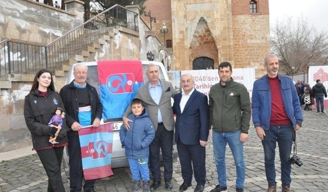 Kardeş Şehir Maraş’ta Doğuştan Fanatik Trabzonsporlu Resim Öğretmeni