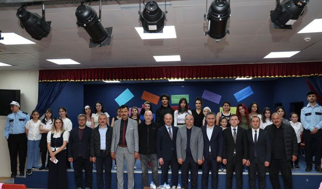 ”BİR TUTAM KOMEDİ “ İZLEYİCİ İLE BULUŞTU