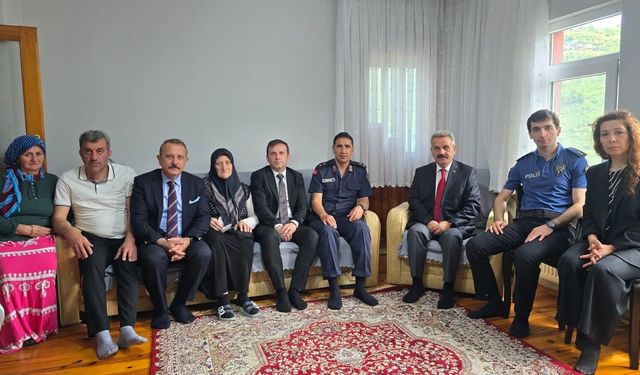ŞEHİTLERİMİZİN AİLELERİNİ VE GAZİLERİMİZİ ZİYARET ETTİLER