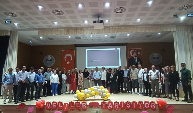 VELİLER BİLGİDE YARIŞTI, DOSTLUK KAZANDI
