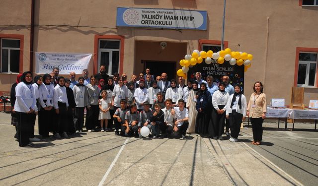 YALIKÖY İMAM HATİP ORTAOKULUNDA DENEY VE OYUN ŞENLİĞİ