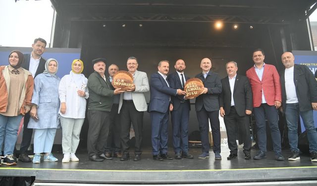BAŞKAN AHMET METİN GENÇ;KARADAĞ İÇİN VERDİĞİMİZ SÖZLERİ YERİNE GETİRDİK
