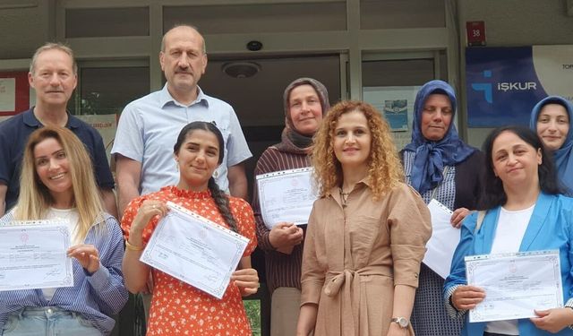 GELECEĞİN ÖZ BAKIM DESTEK ELEMANLARI SERTİFİKALARINI ALDI