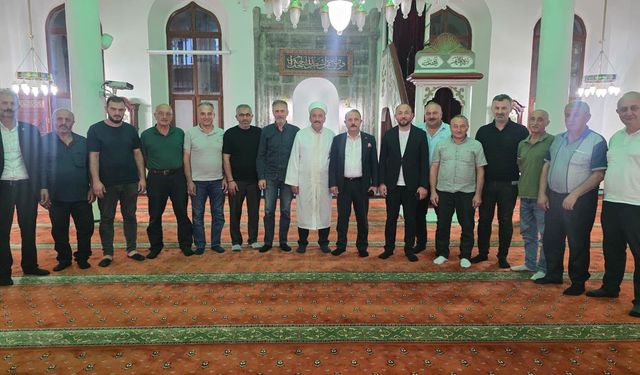 AK PARTİ’NİN 25. KURULUŞ YIL DÖNÜMÜNDE ŞEHİTLERİMİZ VE EBEDİYETE İRTİHAL EDEN TEŞKİLAT MENSUPLARI DUALARLA ANILDI