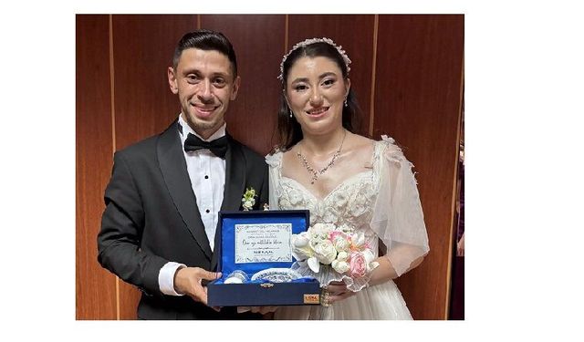 BUKET İLE ŞEVKİ DÜNYA EVİNE GİRDİLER