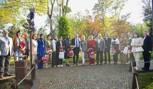 BAŞKAN GENÇ, KADIN MUHTARLARLA BİR ARAYA GELDİ