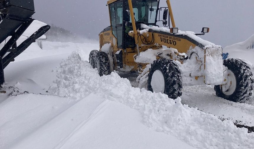 KAPANAN YOLLAR TEK TEK ULAŞIMA AÇILIYOR