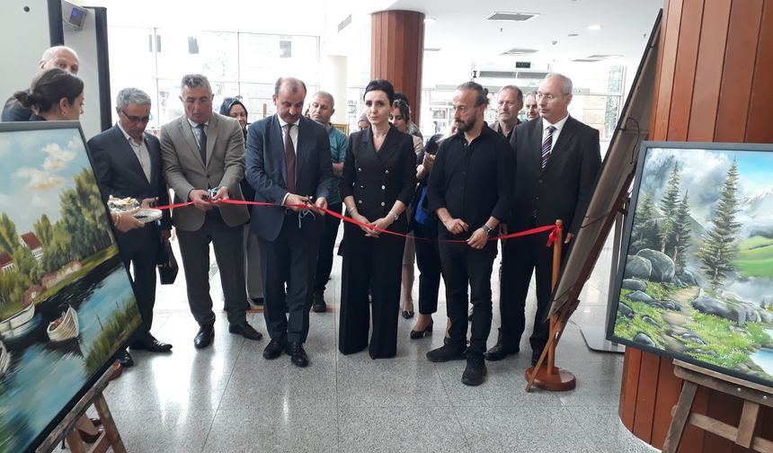 FOTOĞRAF VE YAĞLI BOYA RESİM SERGİSİ TRABZON’LULARI BÜYÜLEDİ