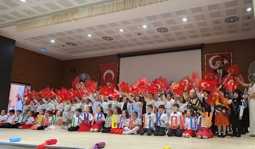 OKUMA BAYRAMI ETKİNLİĞİ RENKLİ GÖSTERİLERE SAHNE OLDU