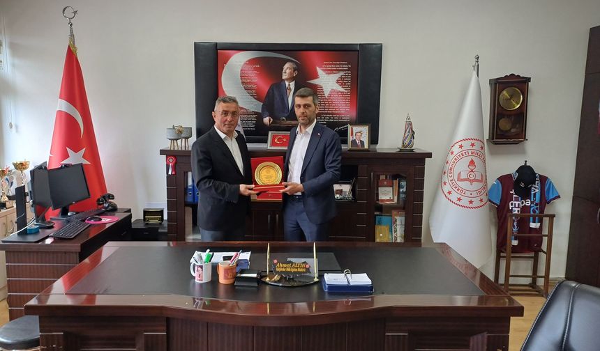 İLÇEMİZİN EĞİTİMİNE SUNDUĞU KATKILAR İÇİN KENDİSİNE ŞÜKRANLARIMIZI SUNARIZ