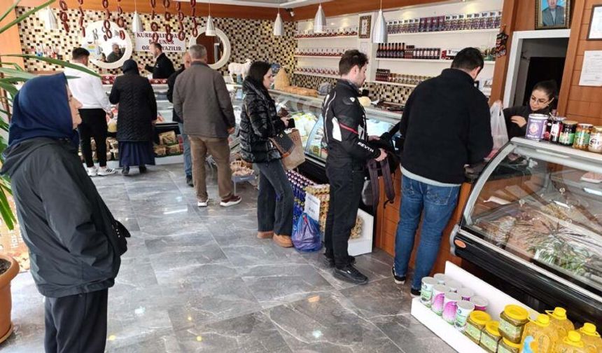 TOPALOĞLU BÜYÜK İLGİ GÖRÜYOR