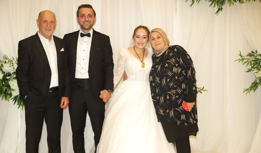 Kayıtlarda Olmayan Şehit Dedenin Torunundan Yeğenin Düğününde Duygulu Konuşma