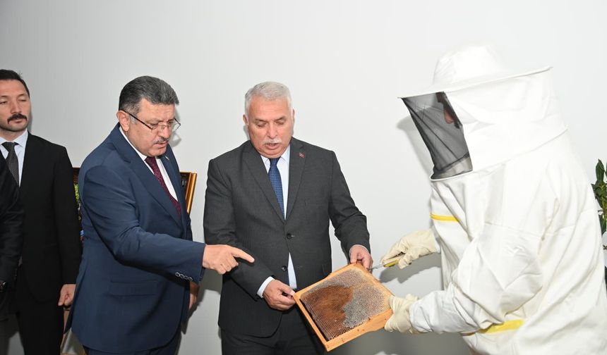 BAŞKAN GENÇ'TEN ARICILARA TAM DESTEK