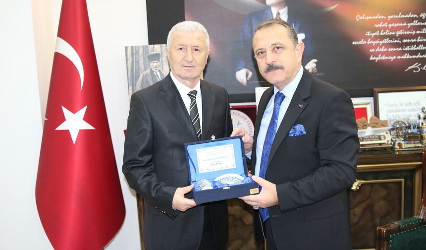 45,5 YIL EĞİTİM CAMİASINA HİZMET ETTİ