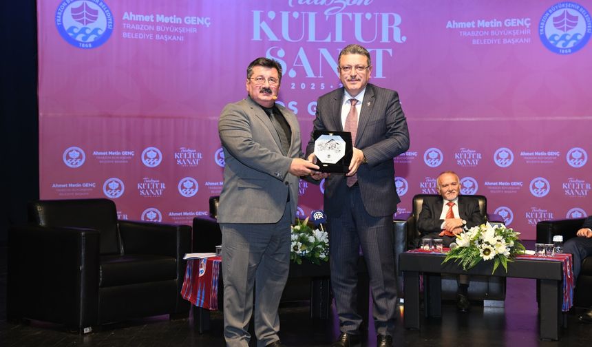 BAŞKAN GENÇ: “BU ŞEHRİN KAHRAMANLIK HİKAYESİ ASLA UNUTULMAYACAK”