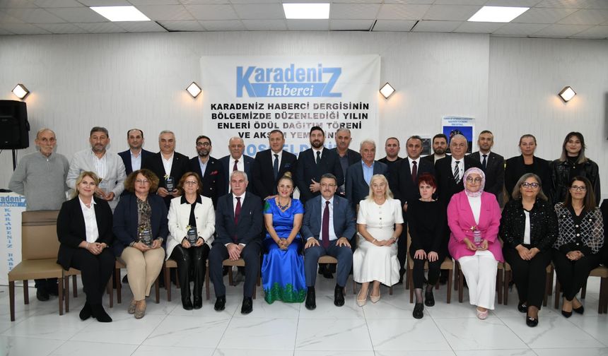 BAŞKAN GENÇ’E “YILIN EN İYİ BÜYÜKŞEHİR BELEDİYE BAŞKANI” ÖDÜLÜ