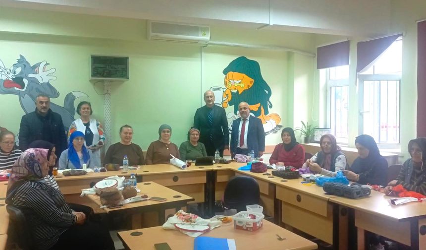 VAKFIKEBİR HALK EĞİTİMİ KURSUNA ANLAMLI ZİYARET