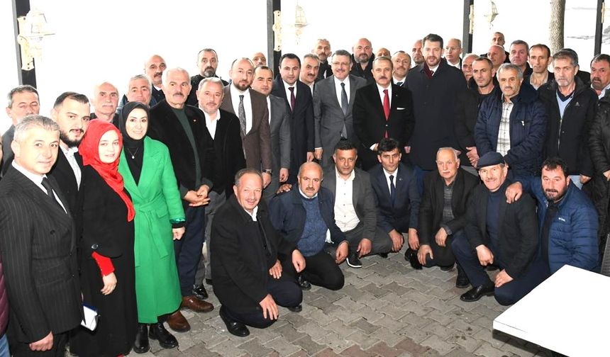 BAŞKAN GENÇ VAKFIKEBİR'DE MUHTARLARLA BULUŞTU