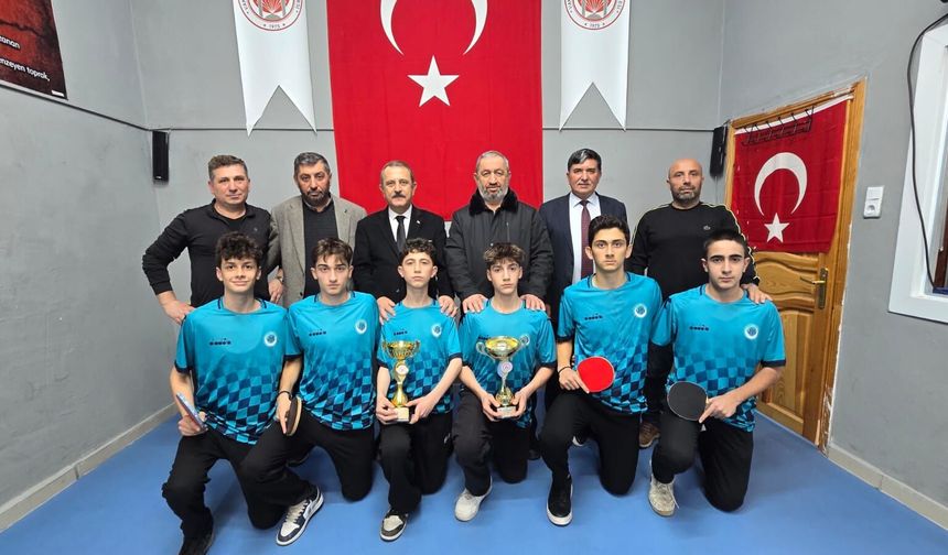 BAŞKAN KOÇAL’DAN ŞAMPİYON RAKETLERE TEBRİK ZİYARETİ