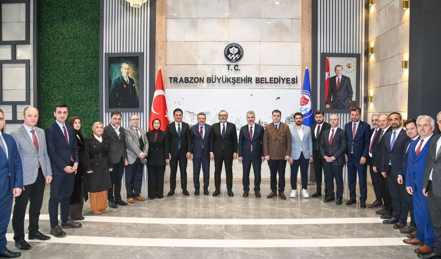 ÜNAL’DAN TRABZON BÜYÜKŞEHİR BELEDİYESİ’NE ZİYARET