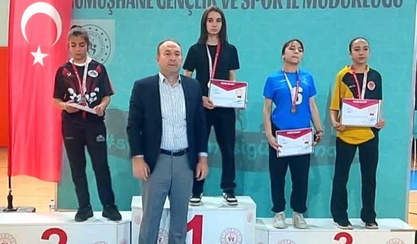 VAKFIKEBİR’İN ALTIN BİLEĞİ: ESRA NUR ÇABUK BÖLGE ŞAMPİYONU!