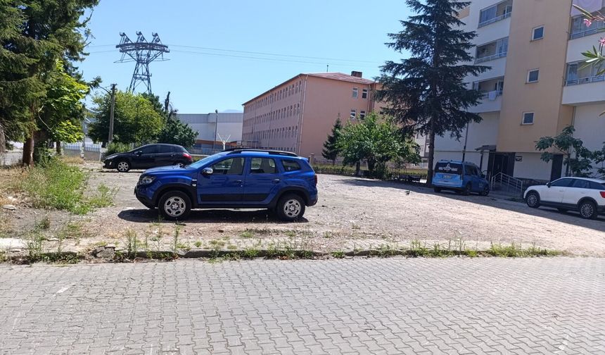 GENÇLİK MERKEZİ BİNASI NEDEN YAPILMIYOR ?