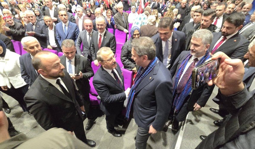 AK Parti Trabzon İl Danışma Meclisi toplantısı, Bakan Alparslan Bayraktar ve bölge milletvekillerinin katılımıyla geniş