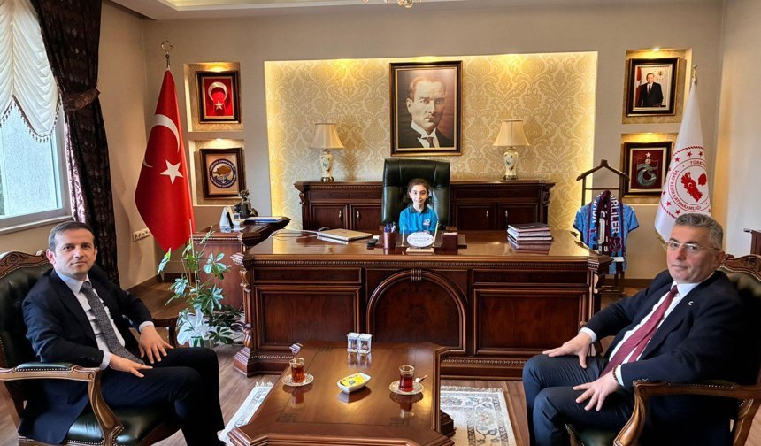 KAYMAKAM ULUSOY KOLTUĞUNU DEVRETTİ