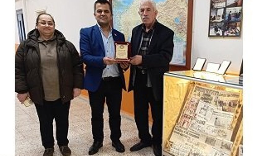 “BASINDA OKULUMUZ” KÖŞESİ İÇİN SARAÇ’A PLAKET