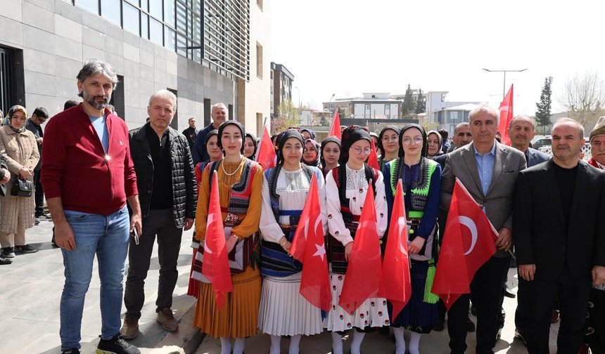 Kahramanmaraş'ın 101. Yıl Kutlamasına Kardeş Şehri Trabzon Şalpazarı Kafilesinden Anlamlı Katılım