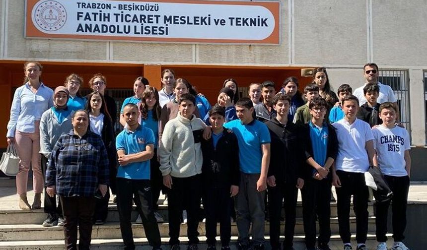 VAKFIKEBİR CUMHURİYET O.O.’DAN FATİH’E ZİYARET