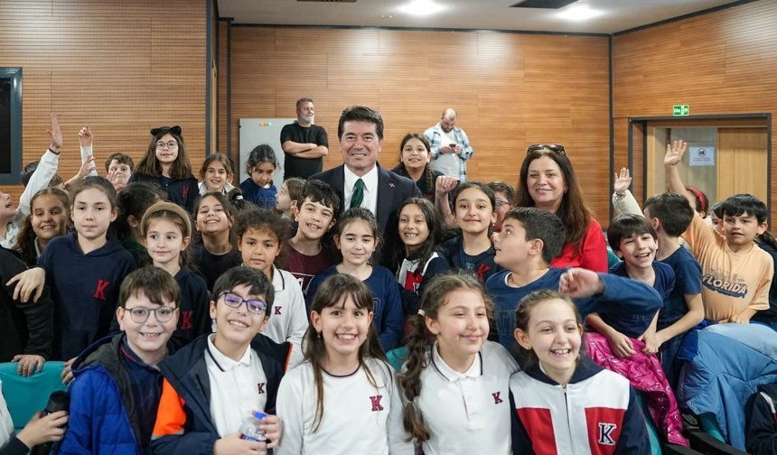 BAŞKAN KAYA’YA ÇOCUKLARDAN SEVGİ SELİ