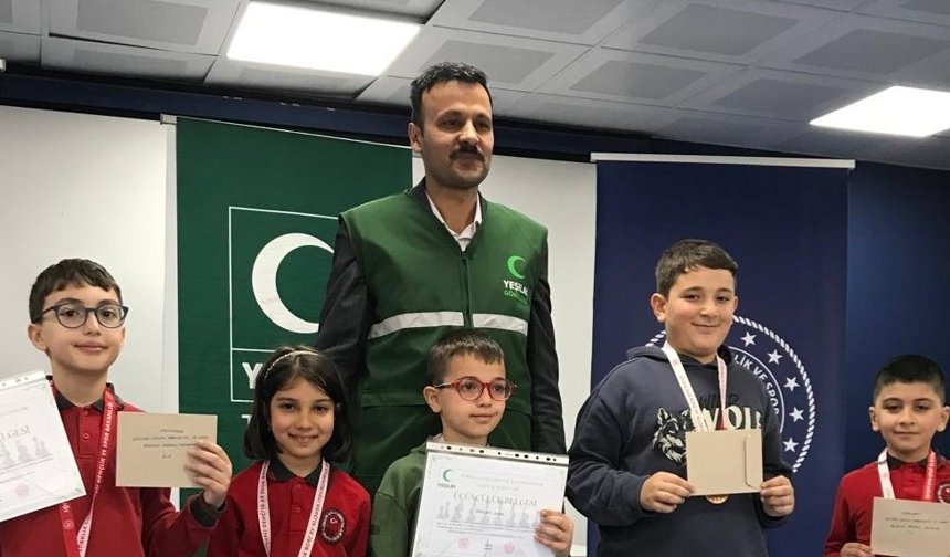 KEMALİYE ADNAN DEMİRTÜRK İLKOKULU BAŞARIYA DOYMUYOR!
