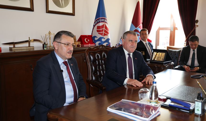 BAKAN BAK’TAN BÜYÜKŞEHİR’E ZİYARET Gençlik ve Spor Bakanı Osman Aşkın Bak, Trabzon Büyükşehir Belediyesi’ne ziyarette bu