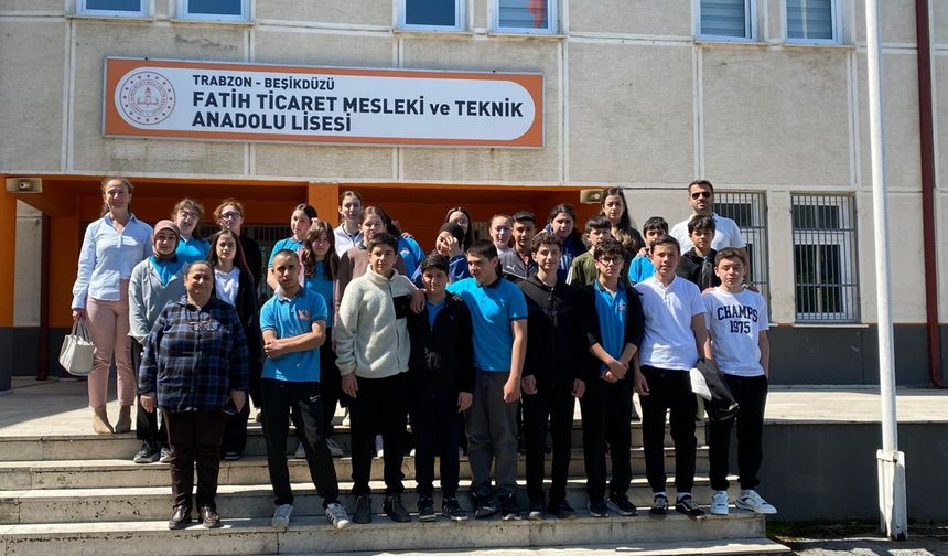 VAKFIKEBİR CUMHURİYET O.O.’DAN FATİH’E ZİYARET